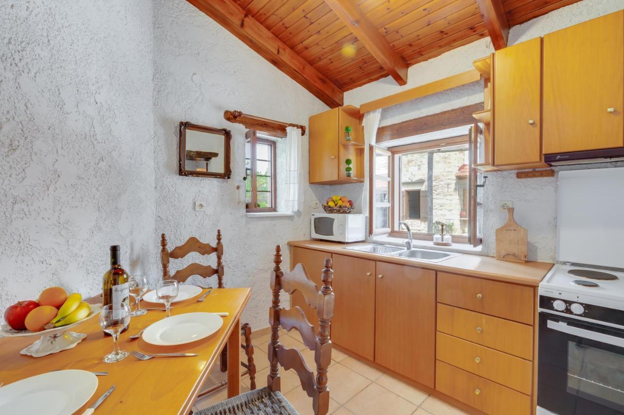 Traditional Home Vereniki With Heated Pool - By Apokoronas Villas Gavalochori Eksteriør billede